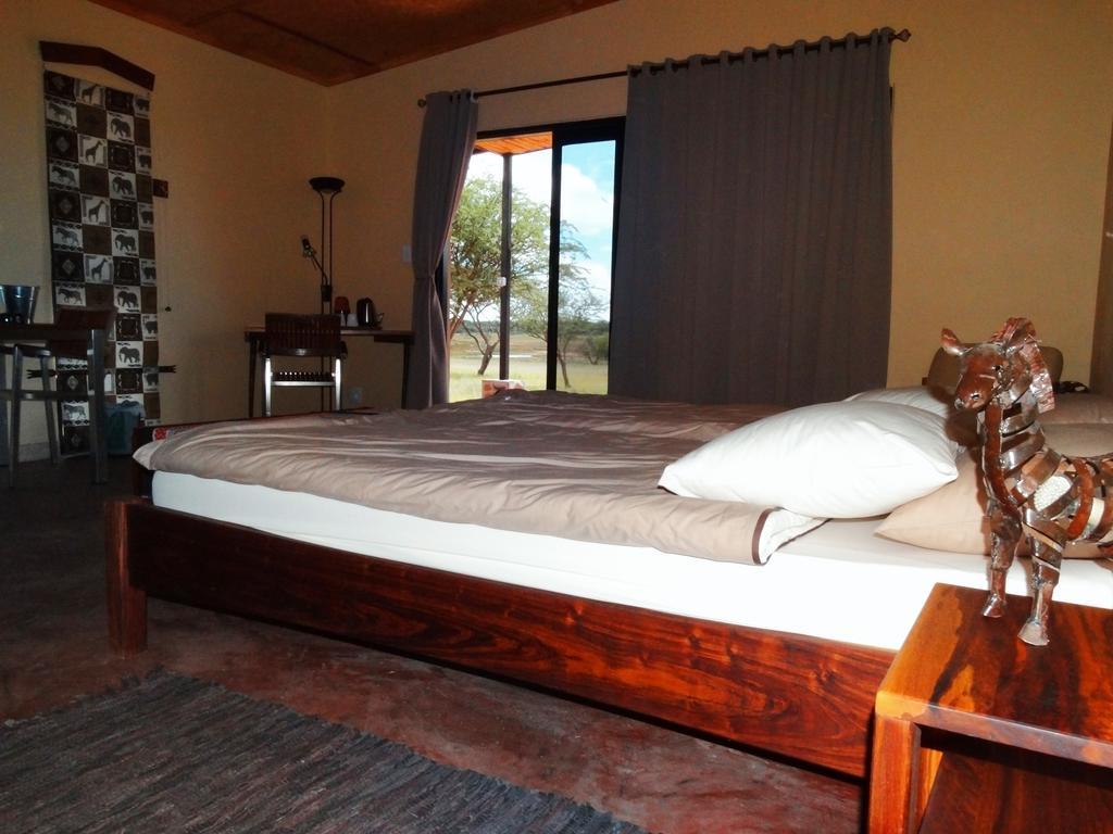 Ovita Wildlife Restcamp Okazize Bilik gambar